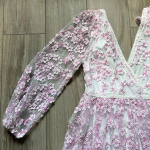 LONG SLEEVE PINK & WHITE FLORAL MAXI DRESS WITH OPEN BACK